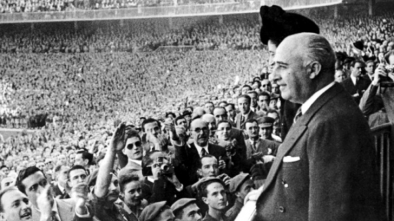 Francisco Franco, en el Santiago Bernabéu, el estadio del Real Madrid.