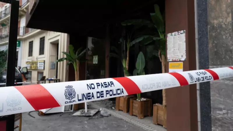 El exterior del restaurante donde se produjo un incendio en el que murieron dos personas en la glorieta de Manuel Becerra en Madrid