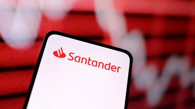 El logo del Banco Santander en un 'smartphone'. REUTERS/Dado Ruvic/Illustration