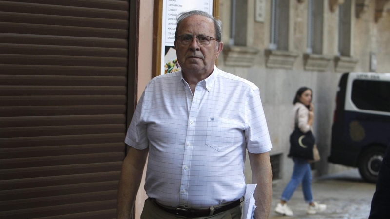 El expresidente del PP de Palma y ex conseller de Interior del Govern José María Rodríguez a su llegada a la Audiencia Provincial de Palma tras su condena en el Caso Over, a 10 de octubre de 2022, en Palma de Mallorca