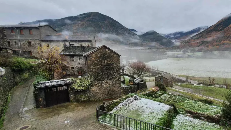 Aldea próxima a la población de Broto, en el Sobrarbe, una comarca que renunció al esquí para crear un modelo de desarrollo basado en el patrimonio cultural y natural