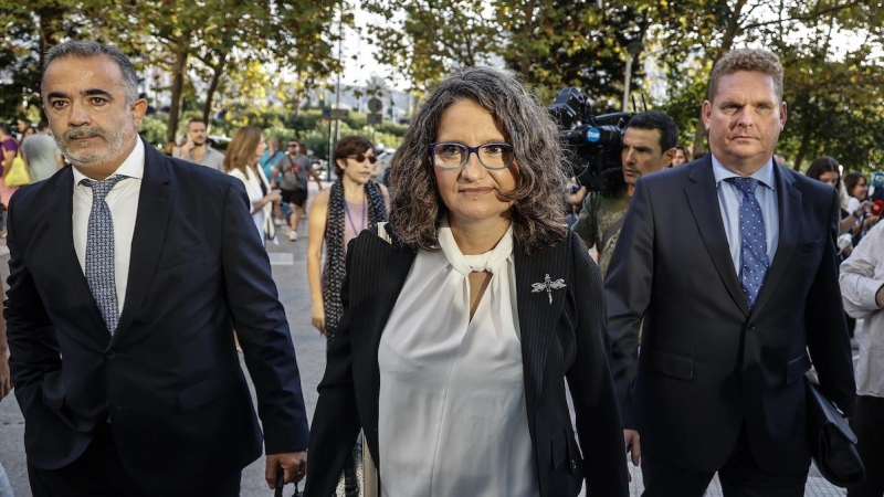 La exvicepresidenta, exportavoz y exconsellera de Igualdad y Políticas, Mónica Oltra, a su llegada a la Ciudad de la Justicia de València, a 19 de septiembre de 2022.