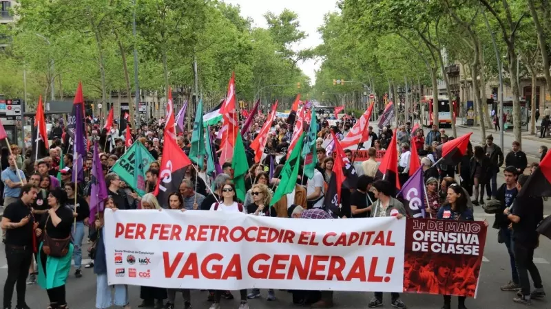 01/05/2023 - La manifestació d'aquest 1 de maig a Barcelona de la Taula Sindical de Catalunya, que reuneix organitzacions com la CGT, la CNT o la COS.
