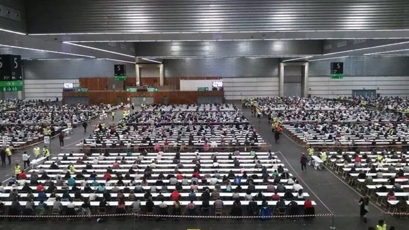 Foto de archivo de aspirantes a una oferta de empleo público de Osakidetza.