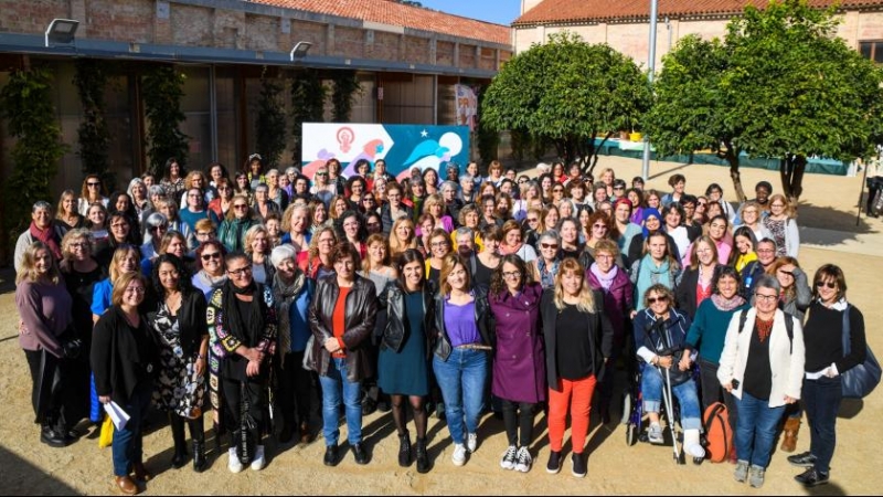 Foto de grup de les assistents a l'Assemblea de Dones d'ERC.