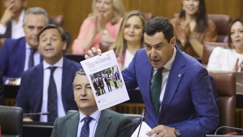 Juan Manuel Moreno Bonilla en el Parlamento, este jueves.