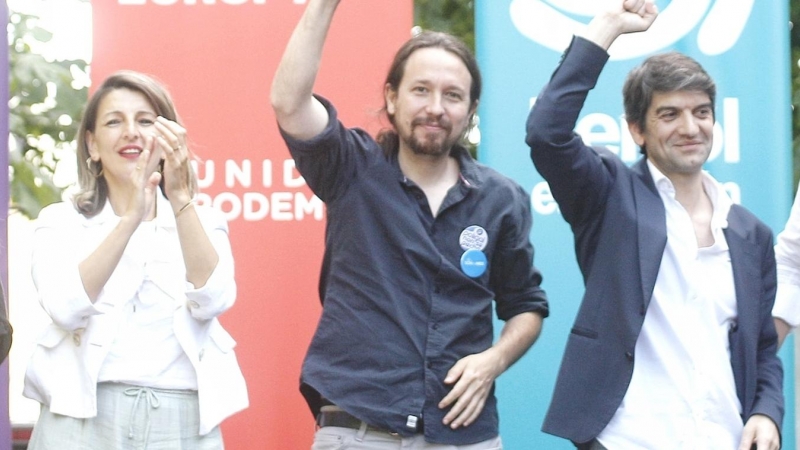 4/5/23 De izquierda a derecha, Yolanda Díaz, Pablo Iglesias y el exalcalde de Ferrol Jorge Suárez, en un mitin en Ferrol en 2019.