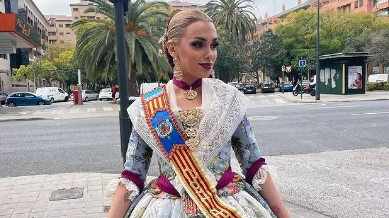 Lía Sánchez Carballo, fallera mayor de la comisión Doctor Manuel Candela-Avenida del Puerto.