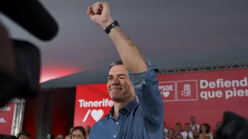 El presidente del Gobierno de España, Pedro Sánchez, durante el mitin que ofreció este domingo en Santa Cruz de Tenerife con motivo de las próximas elecciones del 28M.