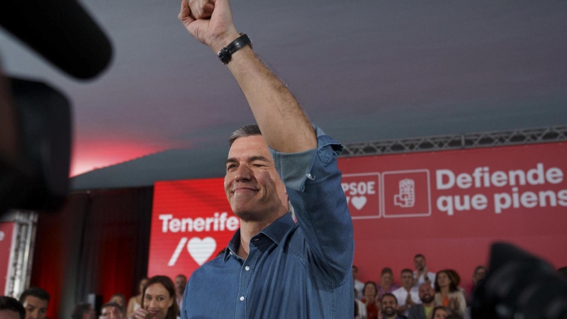 El presidente del Gobierno de España, Pedro Sánchez, durante el mitin que ofreció este domingo en Santa Cruz de Tenerife con motivo de las próximas elecciones del 28M.