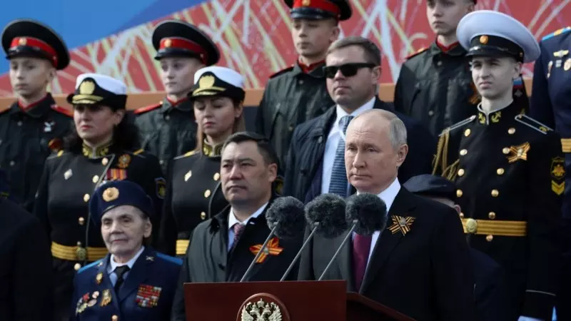 El presidente de Rusia, Vladímir Putin, durante el desfile militar en Moscú por el Día de la Victoria, a 9 de mayo de 2023.