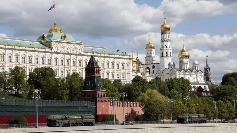 Los lanzadores de misiles balísticos intercontinentales rusos Yars, frente al Kremlin tras el desfile militar por el Día de la Victoria, a 9 de mayo de 2023.