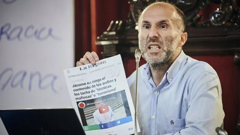 10/5/22 Gonzalo Pérez Jácome, durante la rueda de prensa de este miércoles en el salón de plenos del Ayuntamiento de Ourense.