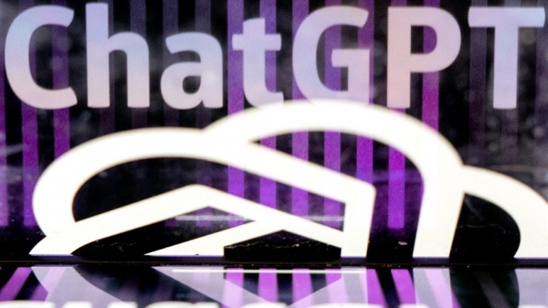 Ilustración fotográfica con el logotipo de ChatGPT en una oficina en Washington, a 2 de mayo de 2023.