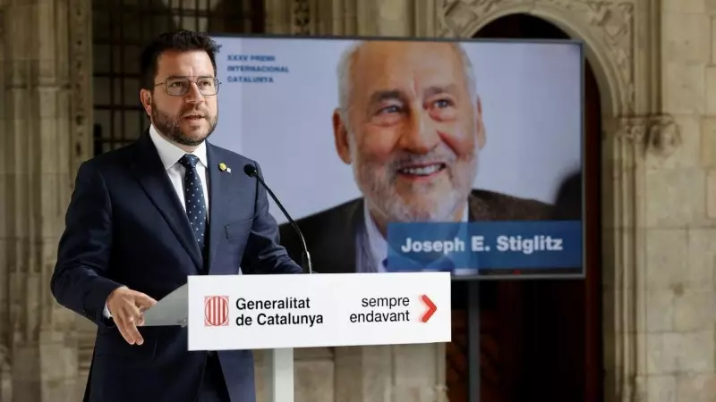 El president de la Generalitat, Pere Aragonès, anunciant el Premi Internacional Catalunya a l'economista Joseph Stiglitz