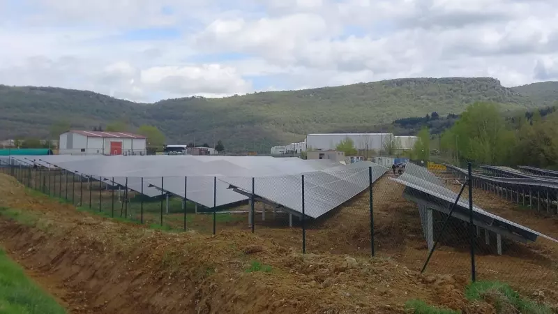 Planta solar montada por la empresa Mondragón en Euskadi.