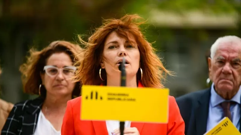 Elisenda Alamany en l'acte davant del Bloc Tarragona.