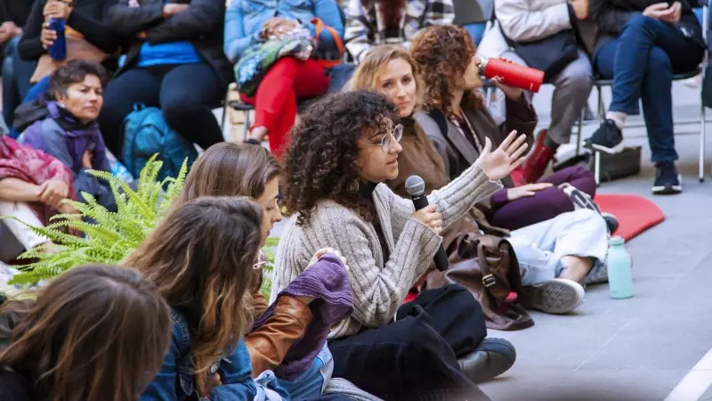 Una assemblea a La Bonne.