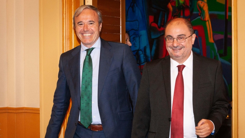 El socialista Javier Lambán y el popular Jorge Azcón, los principales candidatos a presidir el Gobierno de Aragón, en una imagen de archivo