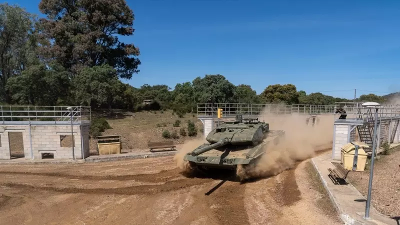 Maniobras del carro de combate Leopard, a 13 de abril de 2023, en Córdoba, (Andalucía, España).