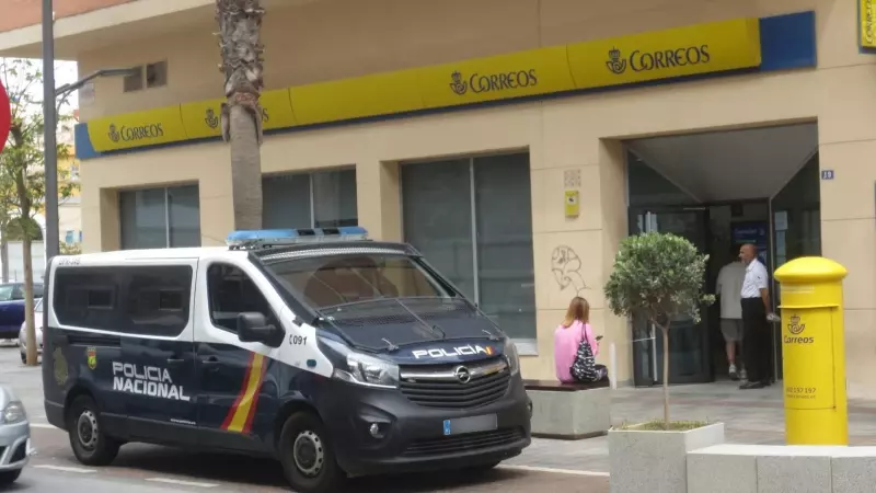 La oficina de Correos de Melilla, donde se han formado largas colas para solicitar el voto por correo durante la semana pasada.