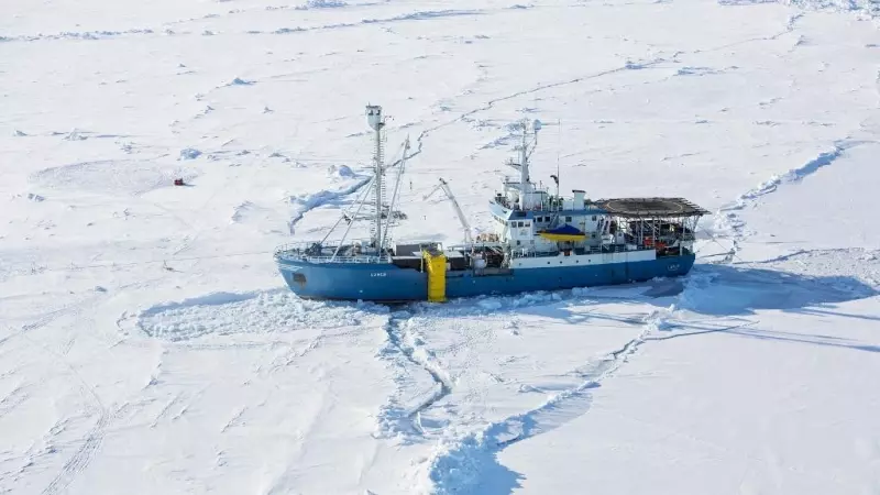 Un buque de investigación noruego ubicado a 83 grados norte, en el Océano Ártico, cerca del Polo Norte. El Instituto Polar Noruego lidera una expedición con investigadores noruegos y extranjeros para investigar el hielo en el Océano Ártico.