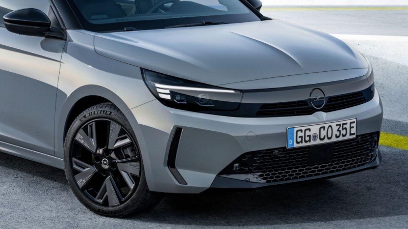 El coche eléctrico más asequible de Opel tiene ahora 402 km de autonomía y un diseño más moderno