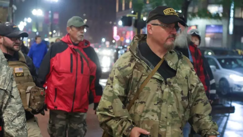 El fundador del grupo ultraderechista Oath Keepers, Stewart Rhodes, durante un mitin de Donald Trump en octubre de 2019 en Minneapolis.