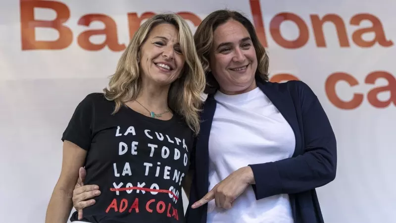 La vicepresidenta segunda y ministra de Trabajo, Yolanda Díaz, y la alcaldesa de Barcelona y candidata de BComú a la reelección, Ada Colau.