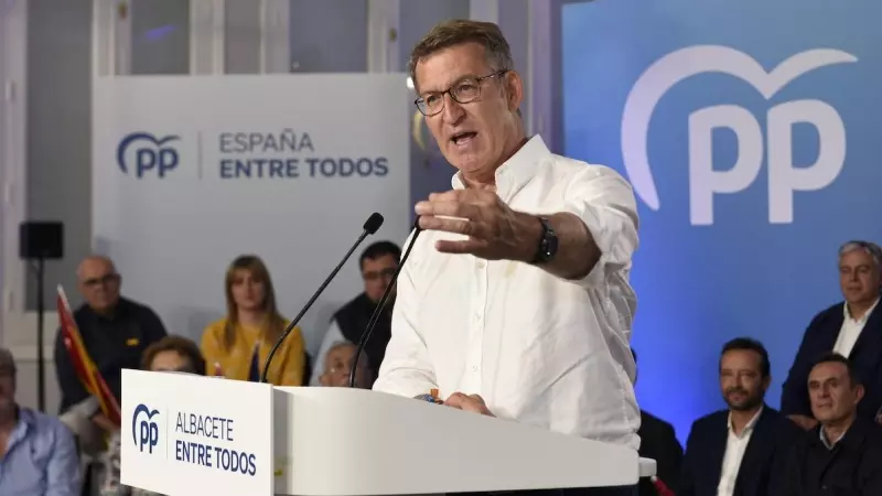 El líder del PP, Alberto Núñez Feijóo, interviene durante un acto de cierre de campaña electoral del PP, en el Casino Primitivo, a 26 de mayo de 2023, en Albacete, Castilla-La Mancha.