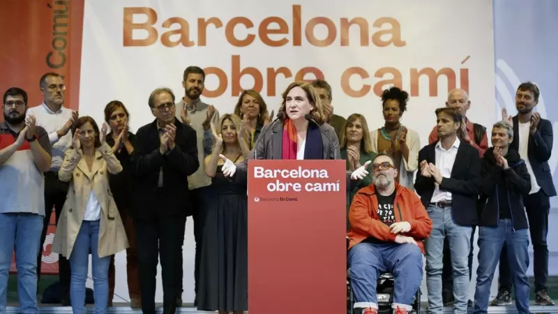 La alcaldesa de Barcelona y candidata a la reelección por En Comú Podem, Ada Colau, durante el acto de cierre de campaña de las elecciones del 28M en Barcelona. EFE/Andreu Dalmau