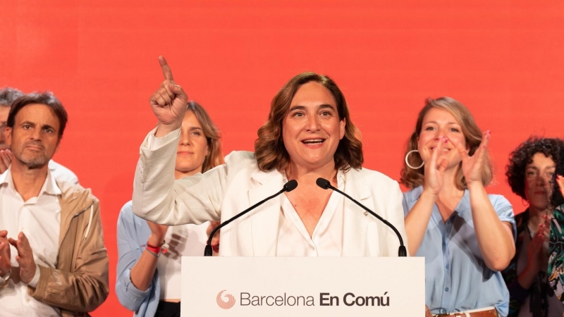 La alcaldesa de Barcelona, Ada Colau, durante el recuento de votos en la jornada electoral del 28M.