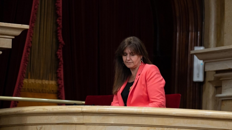 La presidenta de Junts y presidenta suspendida del Parlament, Laura Borràs, durante una sesión plenaria en Barcelona, a 19 de abril de 2023.