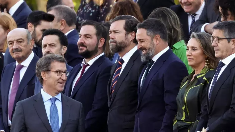 El líder del PP, Alberto Núñez Feijóo y el líder de Vox, Santiago Abascal, en Madrid, a 12 de octubre de 2023.