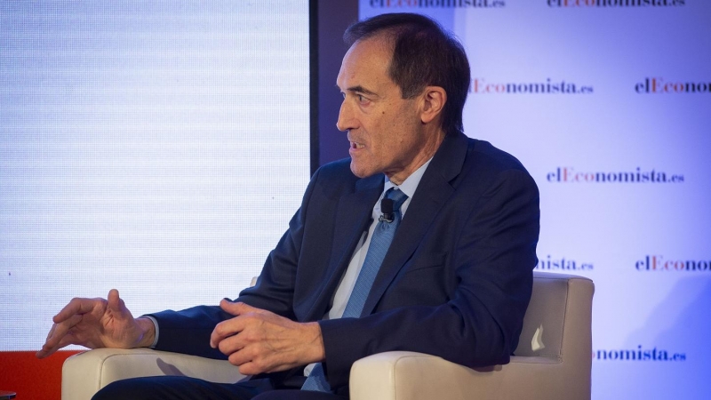 El hasta ahora consejero delegado de Unicaja Banco, Manuel Menéndez, en una foto de octubre de 2022, durante su participación en una jornada sobre el sector  bancario. E.P./Juan Barbosa