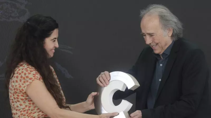 02/06/2023 - El cantautor y compositor Joan Manuel Serrat, recibió de la cantante Silvia Pérez Cruz el Premio Nacional de Cultura 2023 en un acto celebrado este viernes en el Colegio de Arquitectos.