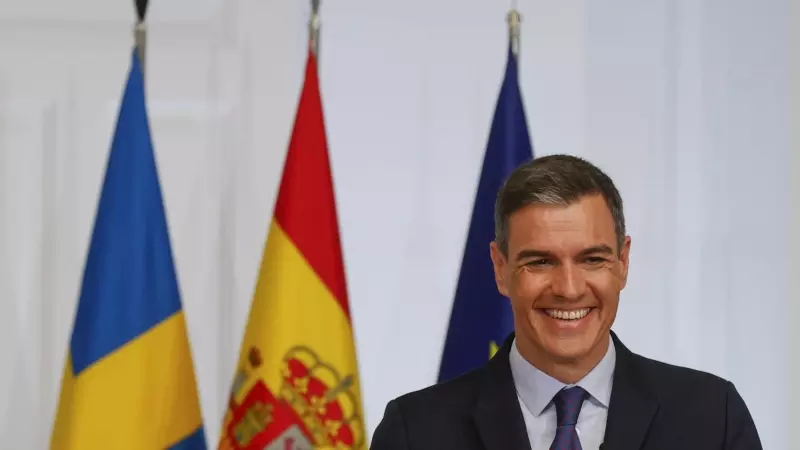 El presidente del Gobierno, Pedro Sánchez, durante la rueda de prensa conjunta celebrada con el primer ministro de Suecia, Ulf Kristersson, tras mantener un encuentro este lunes en el Palacio de la Moncloa