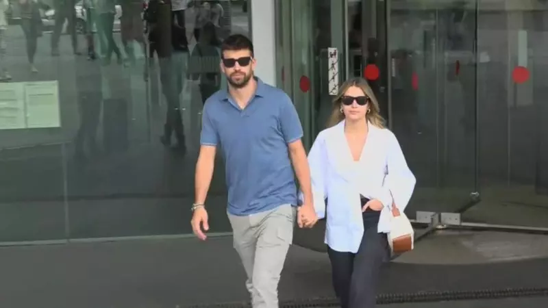 Gerard Piqué y Clara Chía salen de los juzgados de Barcelona tras declarar contra el 'paparazzi' Jordi Martín.