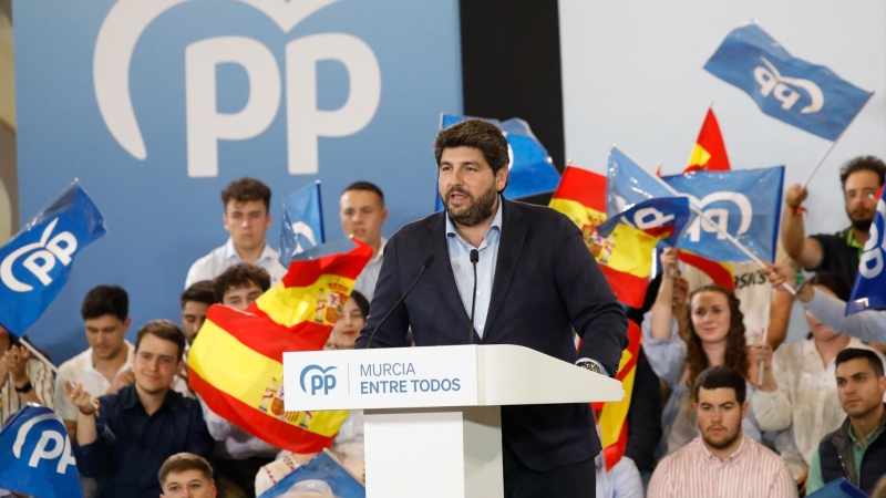 El presidente del PP en la Región de Murcia, Fernando López Miras, durante un acto de campaña del Partido Popular en Murcia, a 25 de mayo de 2023.