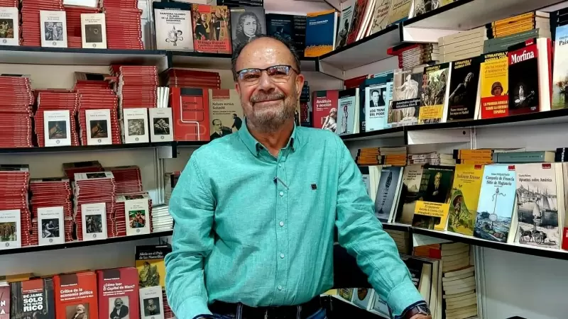 Ignacio Mártil de la Plaza en la Feria del Libro, donde estuvo firmando su nuevo libro en la caseta de Editorial.