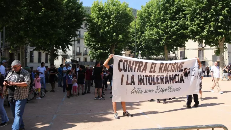 Pancarta de la protesta a Ripoll contra Orriols