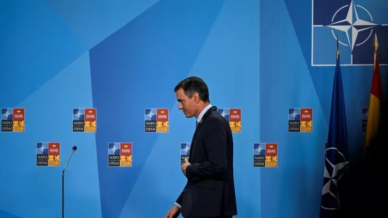 El presidente del Gobierno de España, Pedro Sánchez, se dispone a dirigirse a los medios tras una conferencia de prensa en la cumbre de la OTAN, a 30 de junio de 2022.