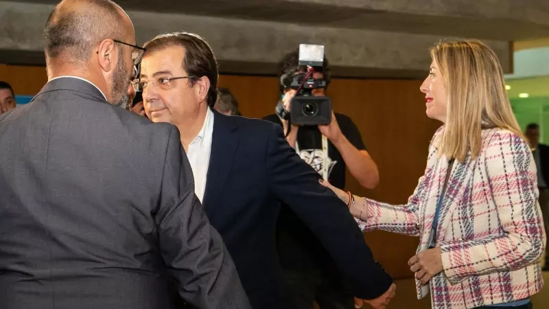 19/6/23 El todavía presidente de Extremadura, Guillermo Fernández Vara, y la presidenta del PP extremeño, María Guardiola, en un acto el pasado 30 de mayo.