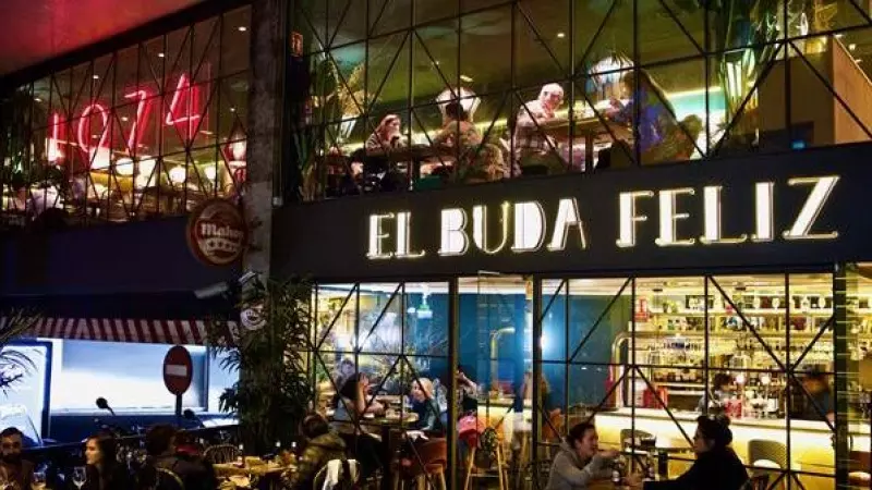 Fachada de el restaurante El buda feliz, en Madrid.