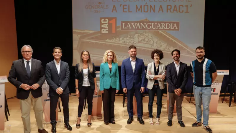 7-7-2023 D'esquerra a dreta, caps de llista per Barcelona el 23-J de Vox, PPC, Junts, PSC, ERC, Comuns, PDeCAT i CUP abans de començar el debat de RAC1 i La Vanguardia