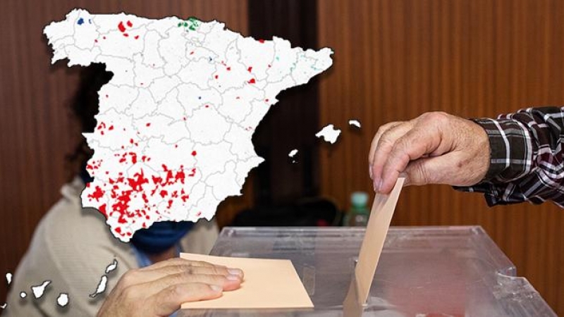 19/07/2023 Mapa con los municipios donde siempre gana el mismo partido sobre una imagen de un votante.
