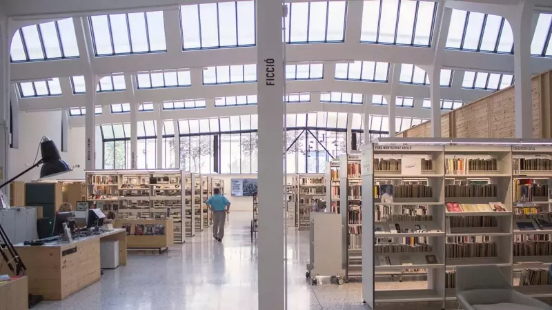 Una biblioteca pública que sirve de refugio climático.