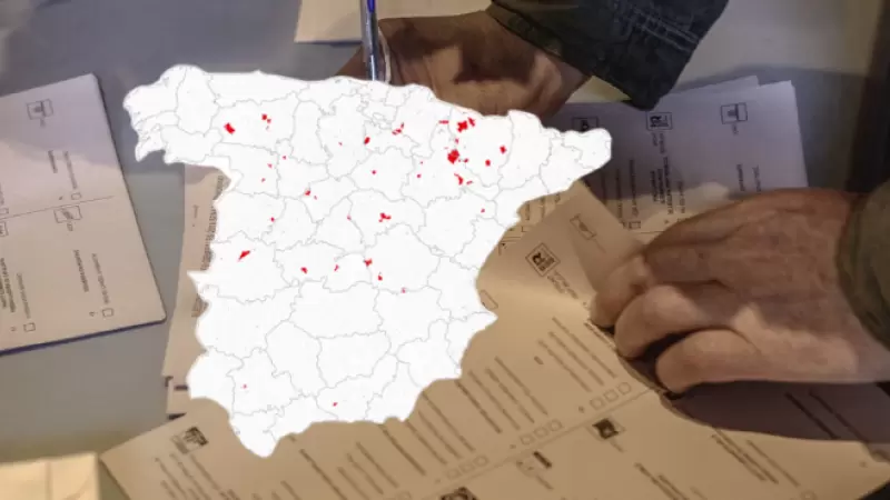 21/07/2023 Mapa de los municipios en los que siempre gana las generales el partido que vence en el conjunto de España sobre la imagen de una papeleta electoral.
