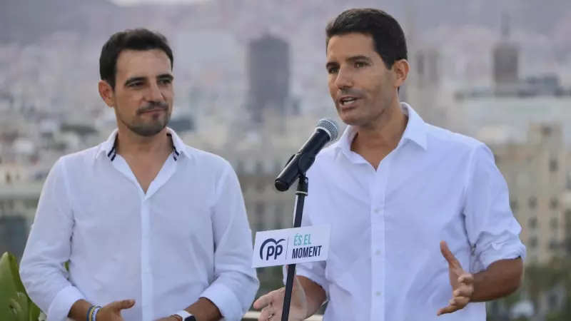 Manu Reyes i Nacho Martín Blanco en l'acte final de campanya del partit a les eleccions generals a la capital catalana.