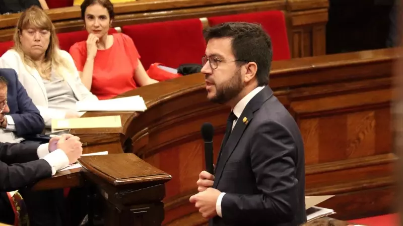 El President de la Generalitat, Pere Aragonès, durant la sessió de control al ple del Parlament.